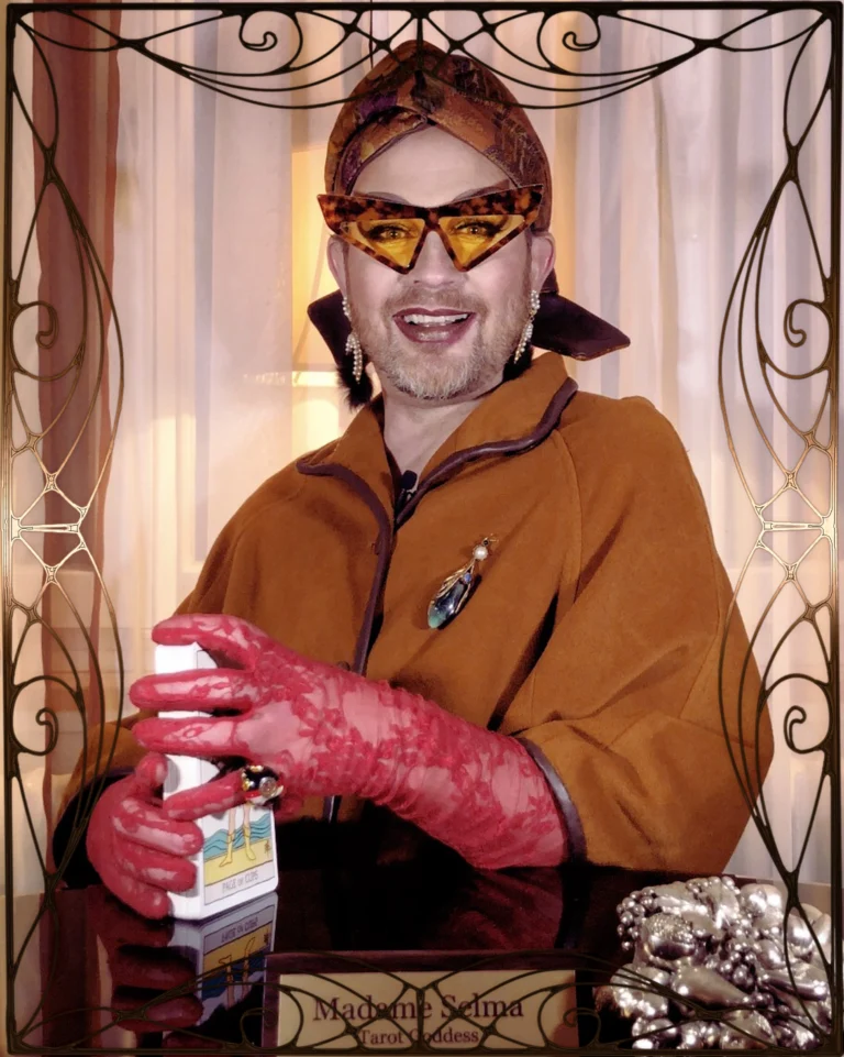 Madame Selma Tarot Wahrsagerin